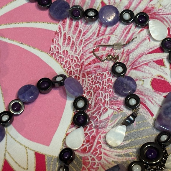 Chic Purple agate and White Beaded Necklace and earrings - Picture 4 of 6